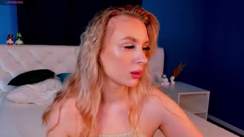 Snapshot of kiraruiz chatting on 02.24.26 Kira online show from 02.24.26