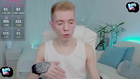 Snapshot of kireev_ chatting on 02.18.25 online show from 02.18.25