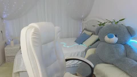 Snapshot of kireev_ chatting on 03.07.25 online show from 03.07.25