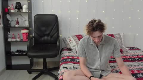 Snapshot of kirill_20_cm chatting on 12.18.24 Kirill and Andrey online show from 12.18.24