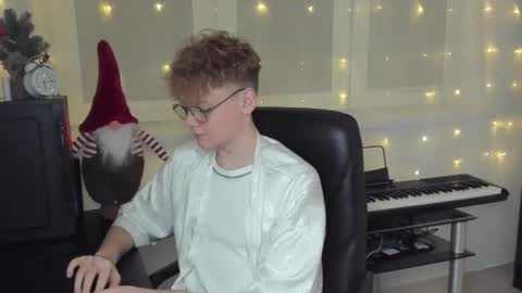 Snapshot of kirill_20_cm chatting on 12.28.24 Kirill and Andrey online show from 12.28.24