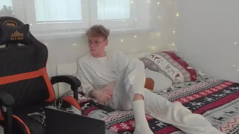 Snapshot of kirill_20_cm chatting on 01.12.25 Kirill and Andrey online show from 01.12.25