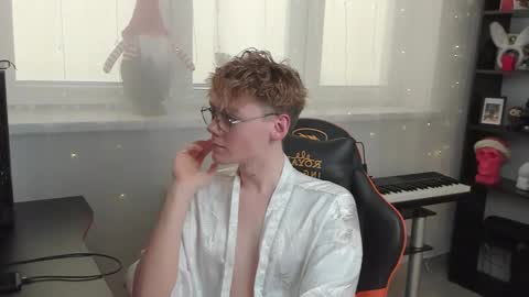 Snapshot of kirill_20_cm chatting on 01.22.25 Kirill and Andrey online show from 01.22.25