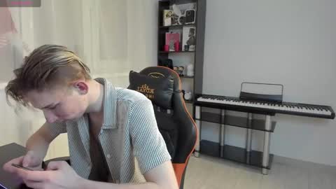 Snapshot of kirill_20_cm chatting on 02.11.25 Kirill and Andrey online show from 02.11.25