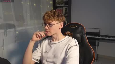 Snapshot of kirill_20_cm chatting on 02.18.25 Kirill and Andrey online show from 02.18.25