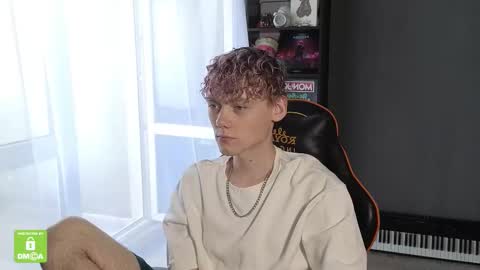 Snapshot of kirill_20_cm chatting on 09.10.25 Kirill and Andrey online show from 09.10.25