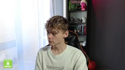 Snapshot of kirill_20_cm chatting on 09.24.25 Kirill and Andrey online show from 09.24.25