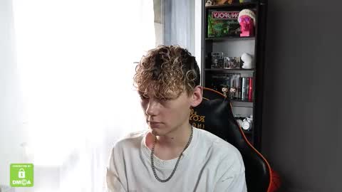 Snapshot of kirill_20_cm chatting on 09.25.25 Kirill and Andrey online show from 09.25.25