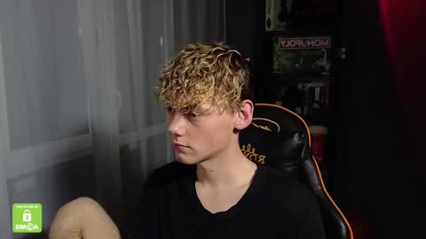 Snapshot of kirill_20_cm chatting on 10.12.25 Kirill and Andrey online show from 10.12.25