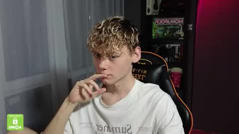 Snapshot of kirill_20_cm chatting on 10.20.25 Kirill and Andrey online show from 10.20.25