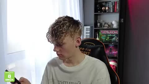 Snapshot of kirill_20_cm chatting on 10.27.25 Kirill and Andrey online show from 10.27.25