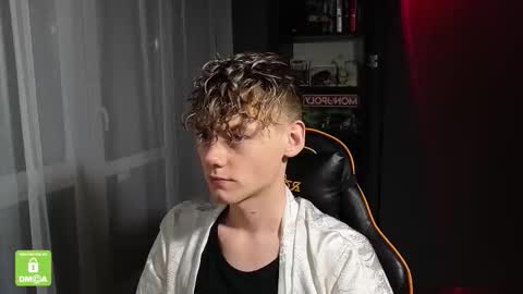 Snapshot of kirill_20_cm chatting on 11.10.25 Kirill and Andrey online show from 11.10.25