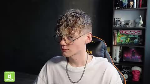 Snapshot of kirill_20_cm chatting on 11.20.25 Kirill and Andrey online show from 11.20.25