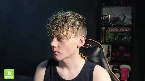 Snapshot of kirill_20_cm chatting on 11.26.25 Kirill and Andrey online show from 11.26.25