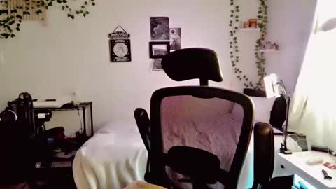 Kissah Kreampuff online show from 01.26.25