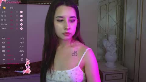 Snapshot of kisses_eva chatting on 10.09.25 Hot Eva online show from 10.09.25