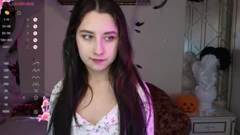 Snapshot of kisses_eva chatting on 11.09.25 Hot Eva online show from 11.09.25