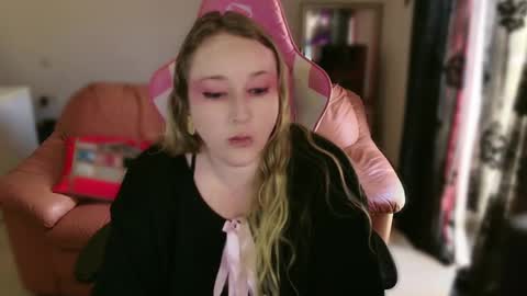 kissica online show from 02.17.25