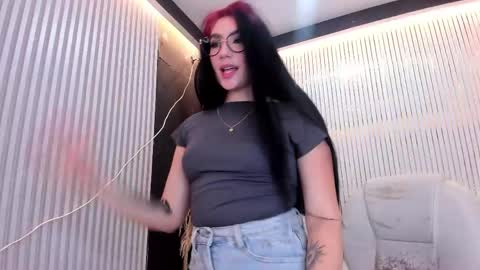 Snapshot of kitanna_1 chatting on 05.22.26 kitanna_1 online show from 05.22.26