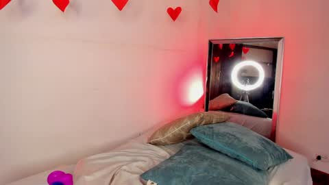 Snapshot of kitii_we3d chatting on 02.07.25 Kitty online show from 02.07.25