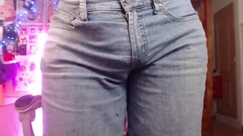 Ari Keimiwrights  online show from 12.03.24