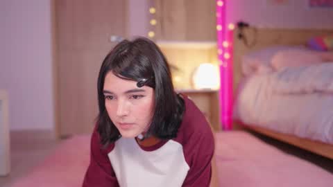 Snapshot of kittenmoon_ chatting on 12.03.25 online show from 12.03.25