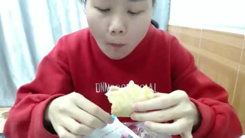 kitti_baby2x online show from 11.27.25