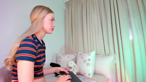 sophie online show from 11.03.25