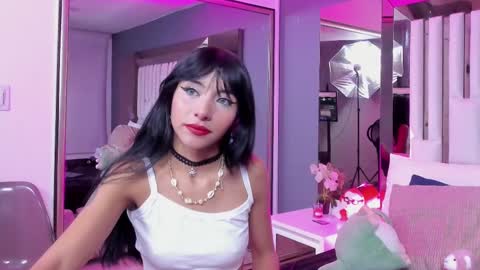 Snapshot of kitty_eliffe chatting on 03.06.25 kitty online show from 03.06.25