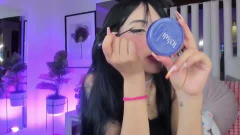 Snapshot of kitty_eliffe chatting on 10.04.25 kitty online show from 10.04.25