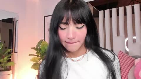 Snapshot of kitty_eliffe chatting on 11.12.25 kitty online show from 11.12.25