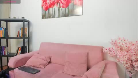 Snapshot of kitty_f00x chatting on 06.30.26 kitty_f00x online show from 06.30.26