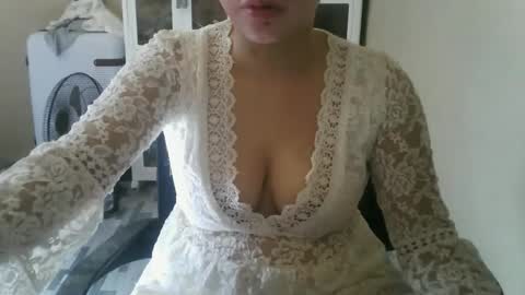 Snapshot of kitty_fussy chatting on 10.23.25 kitty_fussy online show from 10.23.25