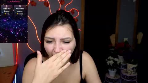 Snapshot of kitty_shenson chatting on 11.22.25 Kate online show from 11.22.25