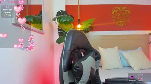 K I T T Y online show from 10.16.25