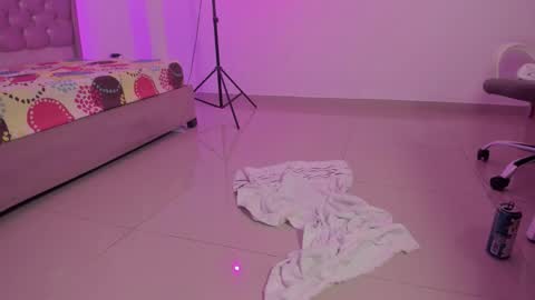 Snapshot of kitty_violet11 chatting on 01.08.26 kitty_violet11 online show from 01.08.26