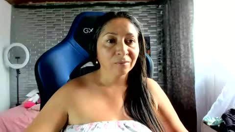 Snapshot of kitty_violet_ chatting on 07.17.26 violet online show from 07.17.26