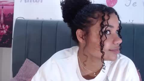 Snapshot of kittybrookex chatting on 09.29.25 Valery online show from 09.29.25