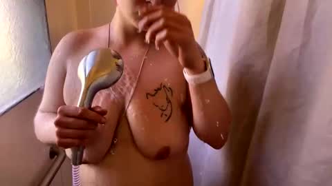 Snapshot of kittycat929709 chatting on 01.05.25 Drip maker online show from 01.05.25