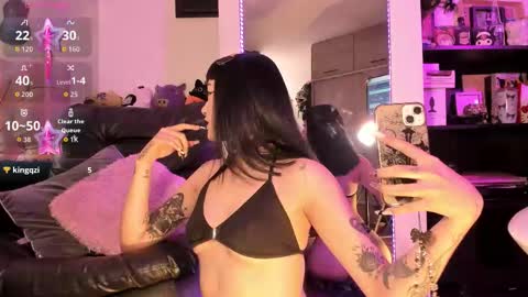 Snapshot of kittygoth_ chatting on 11.28.25 Kitty Goth online show from 11.28.25