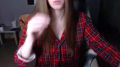 Snapshot of kittylovemoon chatting on 04.27.26 KittyloveMoon online show from 04.27.26