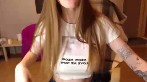 Snapshot of kittylovemoon chatting on 05.20.26 KittyloveMoon online show from 05.20.26