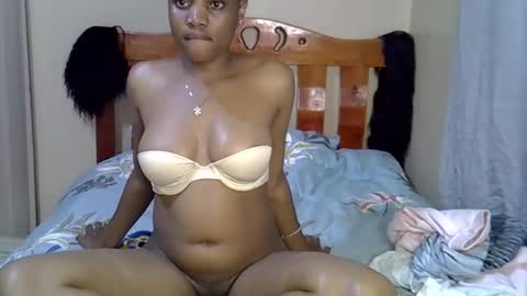 Snapshot of kittynova33 chatting on 11.08.25 kittynova33 online show from 11.08.25