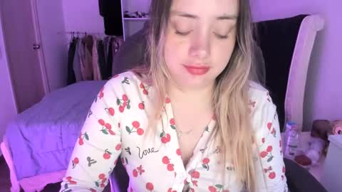 Snapshot of kittywantslove23 chatting on 10.08.25 kittywantslove23 online show from 10.08.25