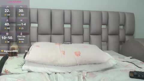 Snapshot of kittywhiteass chatting on 10.10.25 kittywhiteass online show from 10.10.25