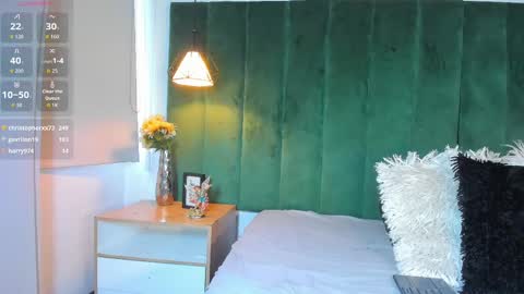 K I T T Y Y  online show from 10.15.25