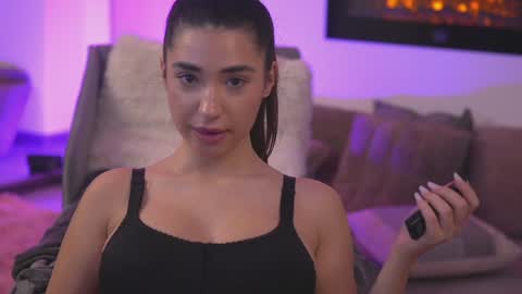 Snapshot of kity_sweet chatting on 01.17.25 Erika online show from 01.17.25