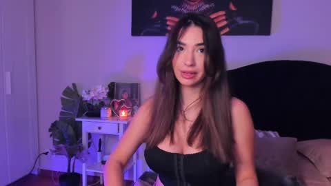 Snapshot of kity_sweet chatting on 02.10.25 Erika online show from 02.10.25