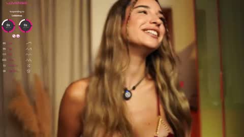 Snapshot of kity_sweet chatting on 09.29.25 Erika online show from 09.29.25