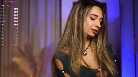 Snapshot of kity_sweet chatting on 10.06.25 Erika online show from 10.06.25